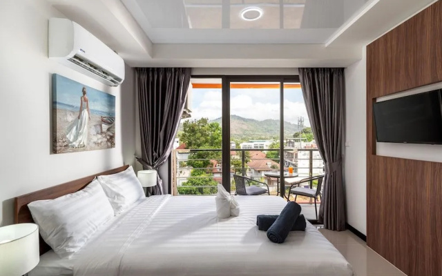 Naiharn Pearl Condo Hotel by Villacarte