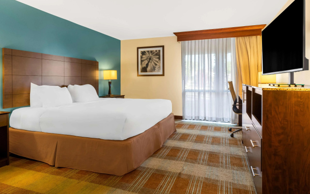 Best Western Date Tree Hotel