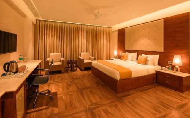 White Lotus Hotel By OYO Rooms