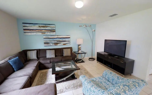 Crystal Cove Resort