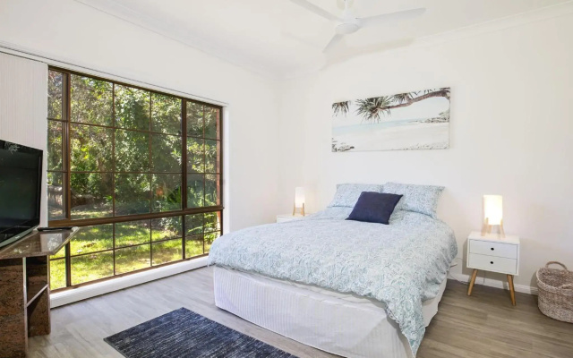 Bayview - Absolute Waterfront with Jetty - 5 Mins to Hyams Beach