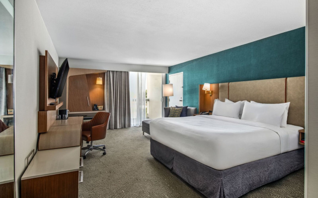 Holiday Inn Oxnard – Ventura by IHG