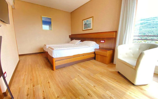 Sun Lake Hotel