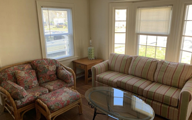 Residential Bungalow 2 Bedroom Home by RedAwning