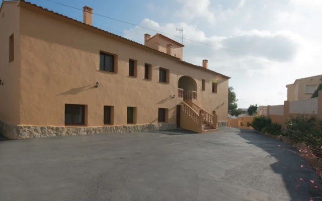 Villa - 12 Bedrooms with Pool and WiFi - 104971