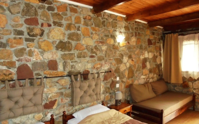 Ataviros Hotel