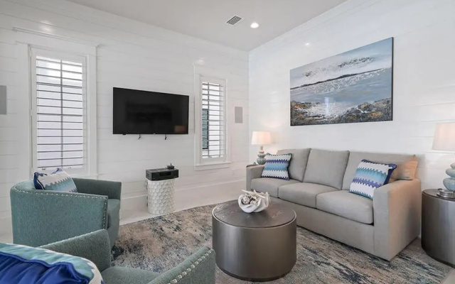Mare Moderno by Bliss Beach Rentals