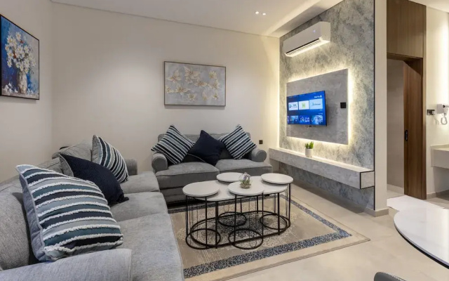 A Beautiful one BR Apartment With a Living Room