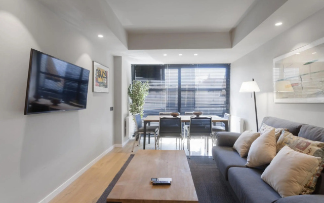 Luxury II in Madrid with 2 bedrooms and 2 bathrooms