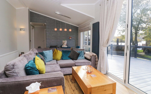 7 Lake View