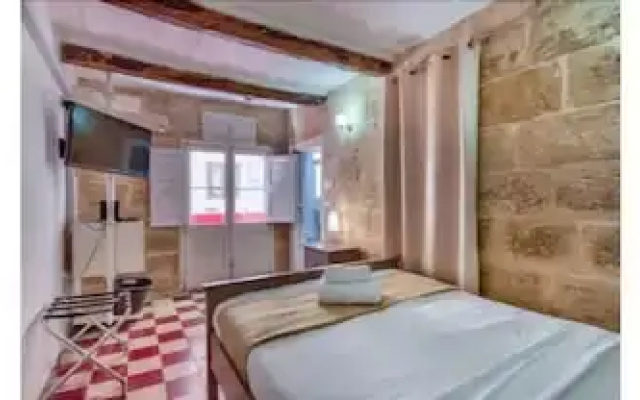 Vallettastay Augustinian