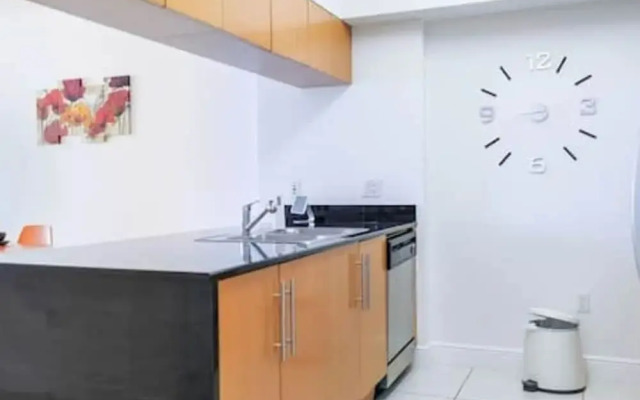 Waterfront 1BR w Bay Views Balcony Full Kitchen
