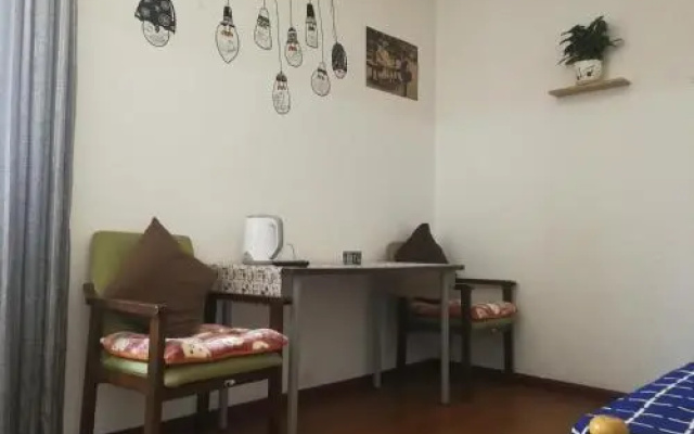 80 Youth Hostel