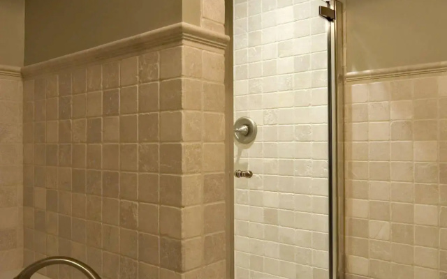 Frontenac Club Inn