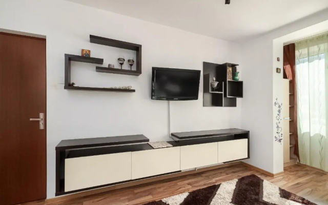 Stone Gate Apartment #2