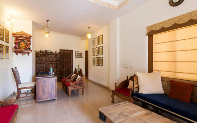 FabHotel Raj Kothi