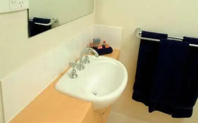 Heavitree Gap Outback Lodge