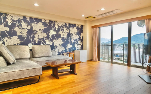 Japanese Onsen Ryokan KOHAKUEN