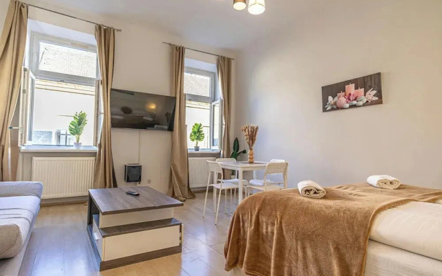 Fully Equipped 1BR Apartment Long Stay