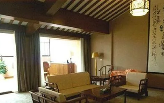 Lishui Tang Garden Hotel