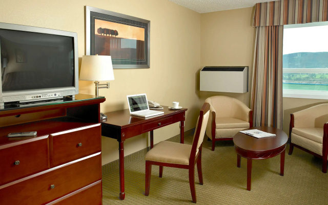 Coast Fraser Inn
