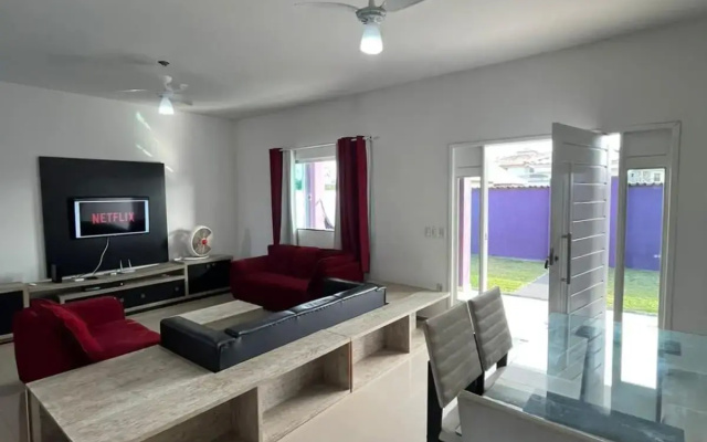 casa de praia com piscina e hidromassagem