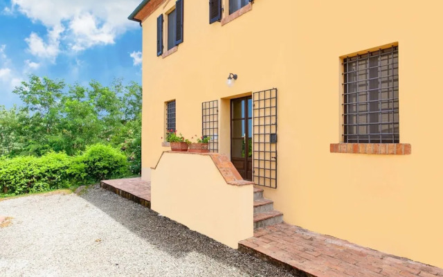Rustic Farmhouse in Terricciola