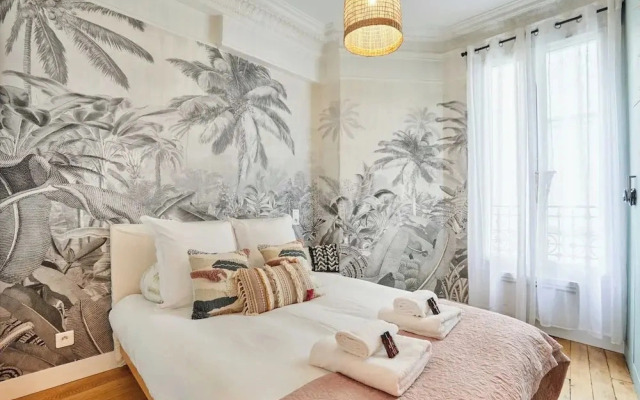 Superb Apartment Invalides Eiffel Tower