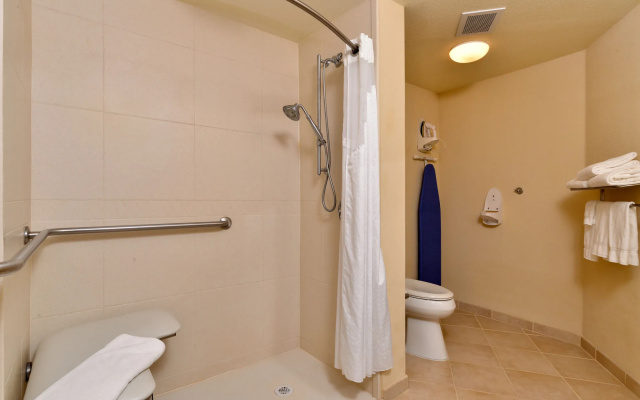 Holiday Inn Express Portland South-Lake Oswego by IHG