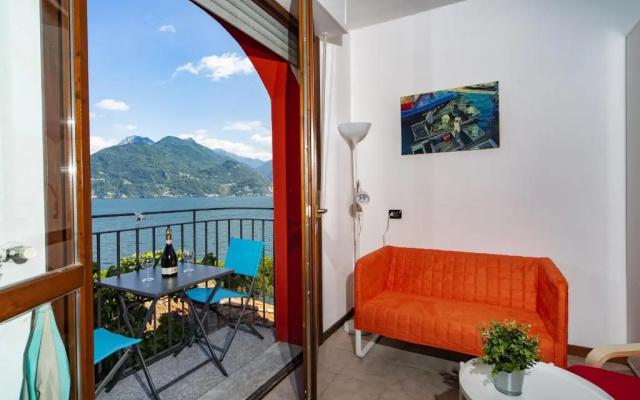Studio Apartment Lake Views