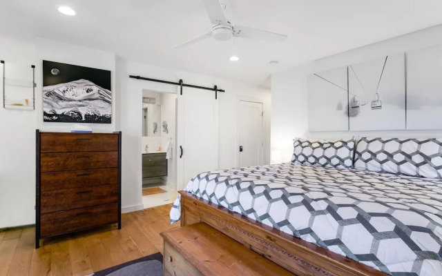 98 Ridgepoint 4 Bedroom Condo by RedAwning
