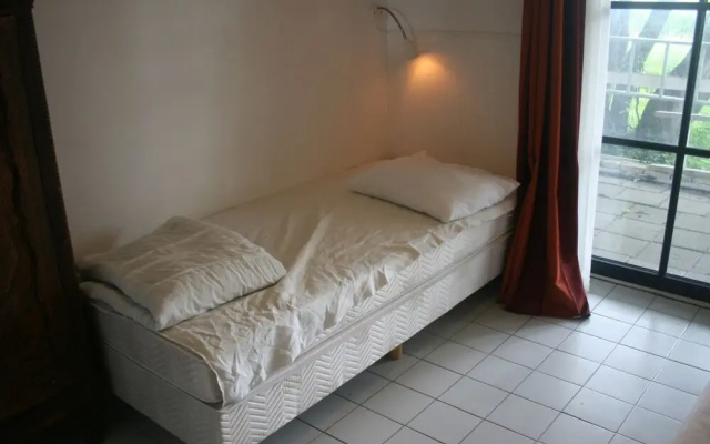 Authentic Farmhouse in Pingjum With Hot Tub