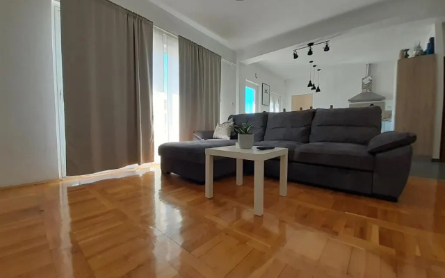 Rasin Apartments