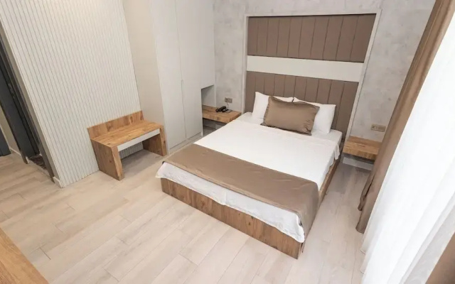 Holmi̇ Otel