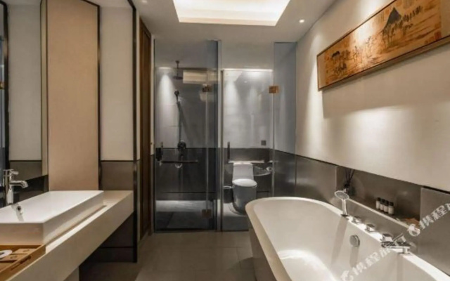 Caiyunjian Boutique Inn (Renwen Tese)