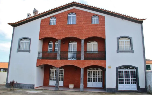 Rib's House