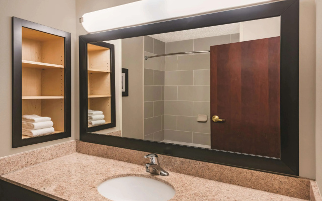 La Quinta Inn & Suites by Wyndham Norwich-Plainfield-Casino