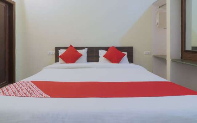 OYO 24535 Hotel Payas вид на фасад
