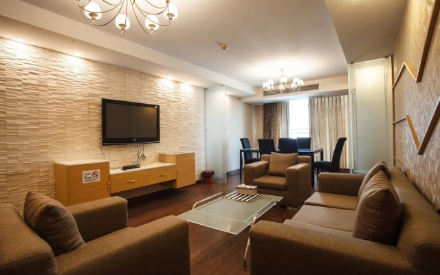 7D - 3 Bedroom Downtown Apartment With Shared Pool