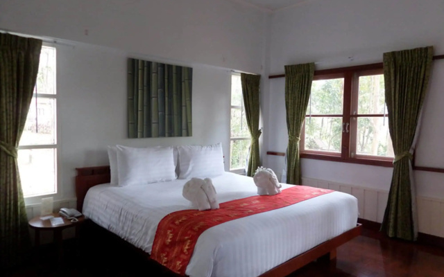 Sappraiwan Elephant Resort & Sanctuary