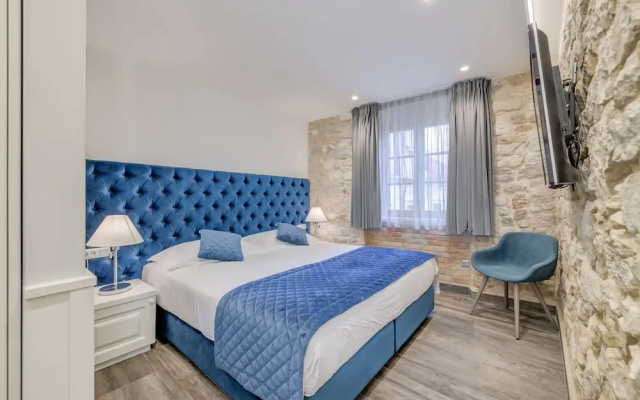 Mint Luxury Rooms