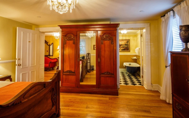 Kehoe House,Historic Inns of Savannah Collection