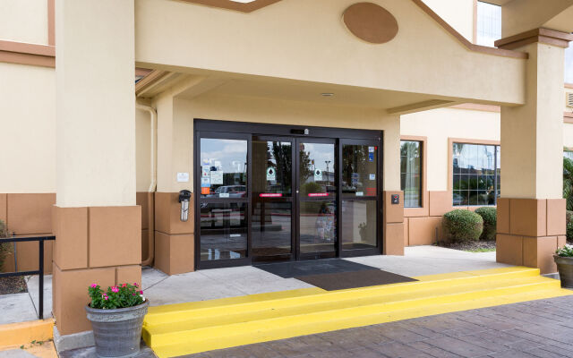 Comfort Suites Baytown In Baytown United States Of America From