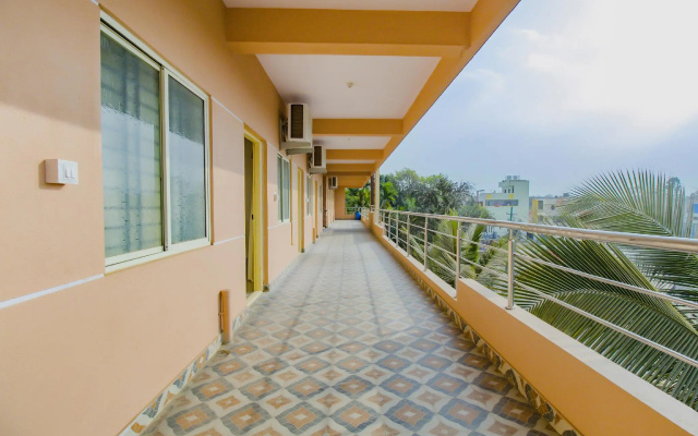 P N K Suites by OYO Rooms