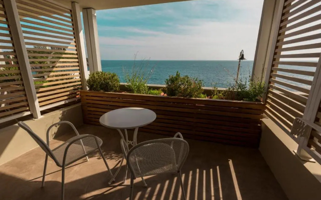 Folie Marine Beach Hotel & Club