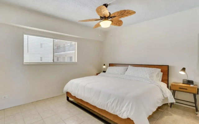 Kona Plaza#203