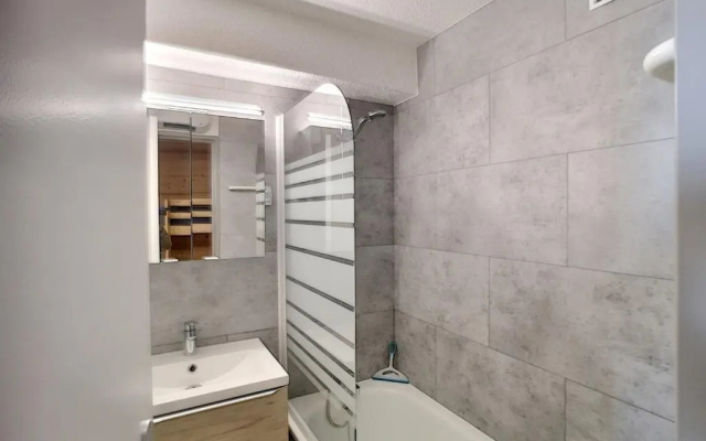 Appartement Les Menuires, 1 pièce, 4 personnes - FR-1-178-54