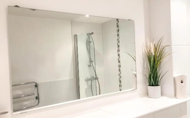 Cardiff Bay Studio Apartment