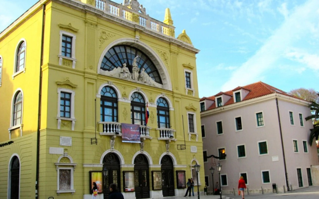 Apartment Depolo