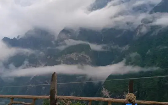 A lodge in Tiger Leaping Gorge where you can forget your worries and leave the outside world behind